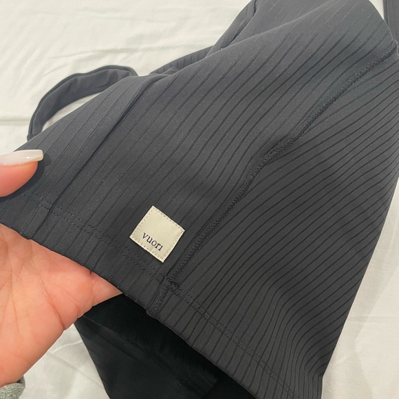 Vuori Inversion Rib Support Tank - Black Size Small - Picture 9 of 10